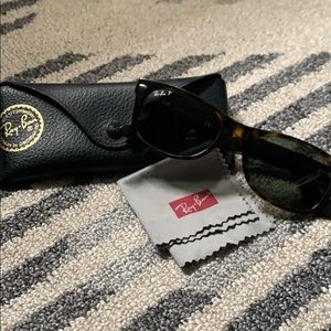 Ray-Ban Wayfarer Sunglasses (Polarized)